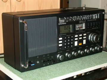 Grundig_Weltempfänger_Satellit_650_Professional.jpg